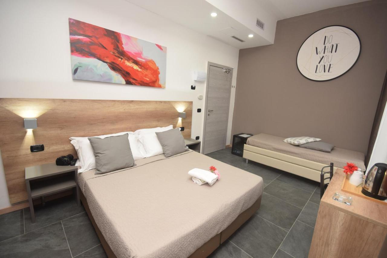Hotel Crisvan 里米尼 外观 照片